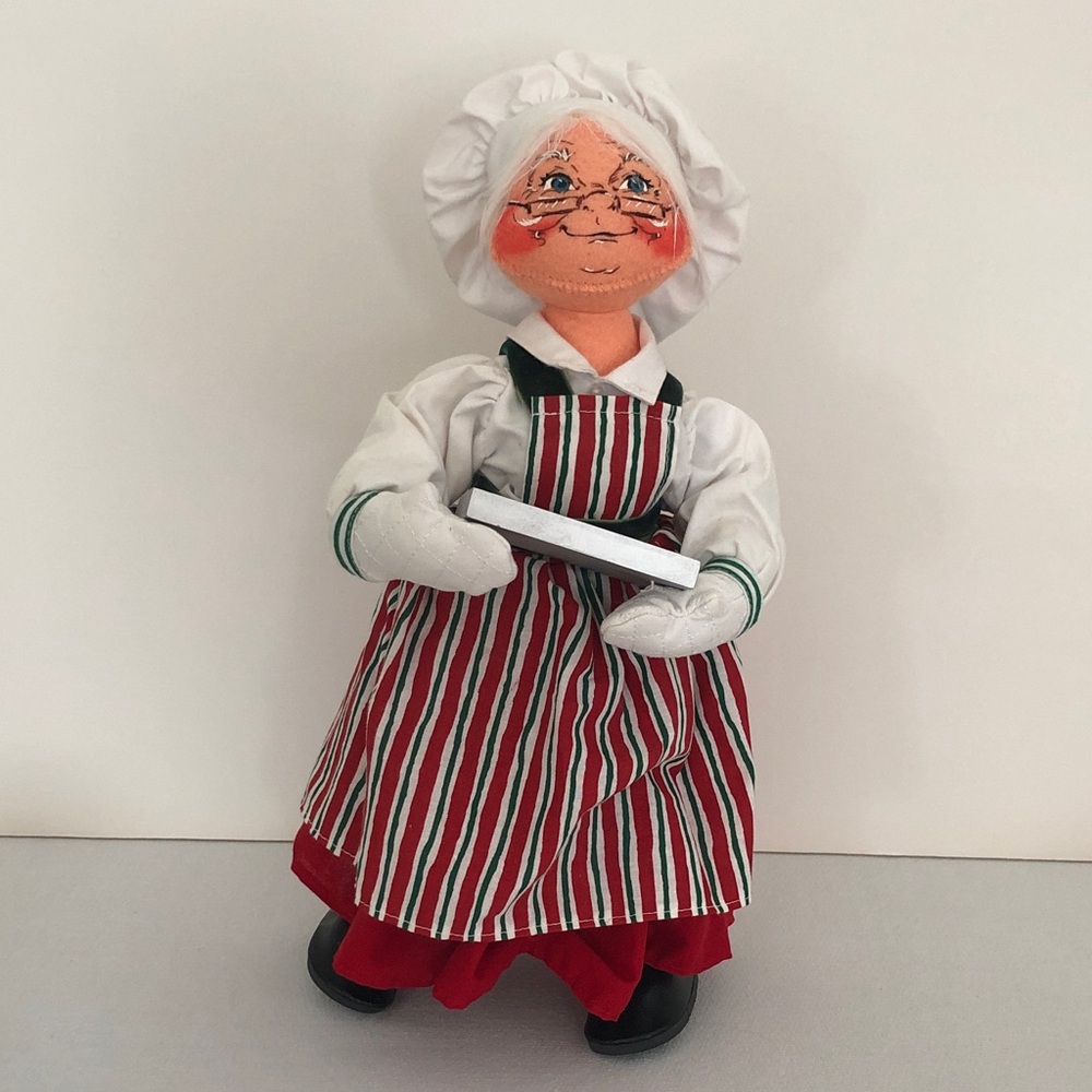 Vintage Annalee Mrs. Santa Baking Cookies Christmas Doll (#1)